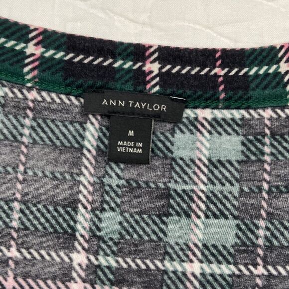 Ann Taylor Plaid Tartan Long Sleeve size Medium - Picture 2 of 6